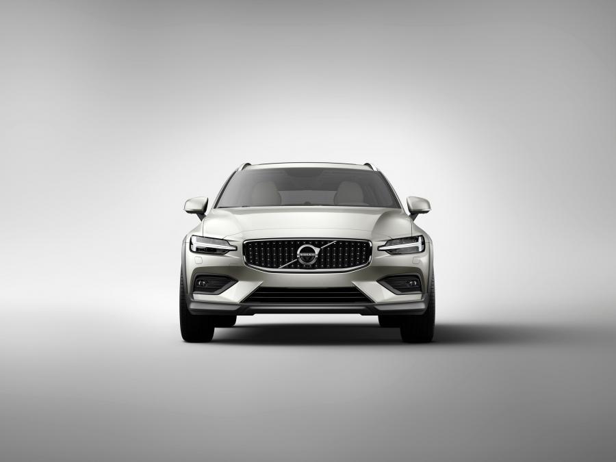  Volvo V60 T5 Cross Country 2018 года  (WW) (фото 4 из 44)